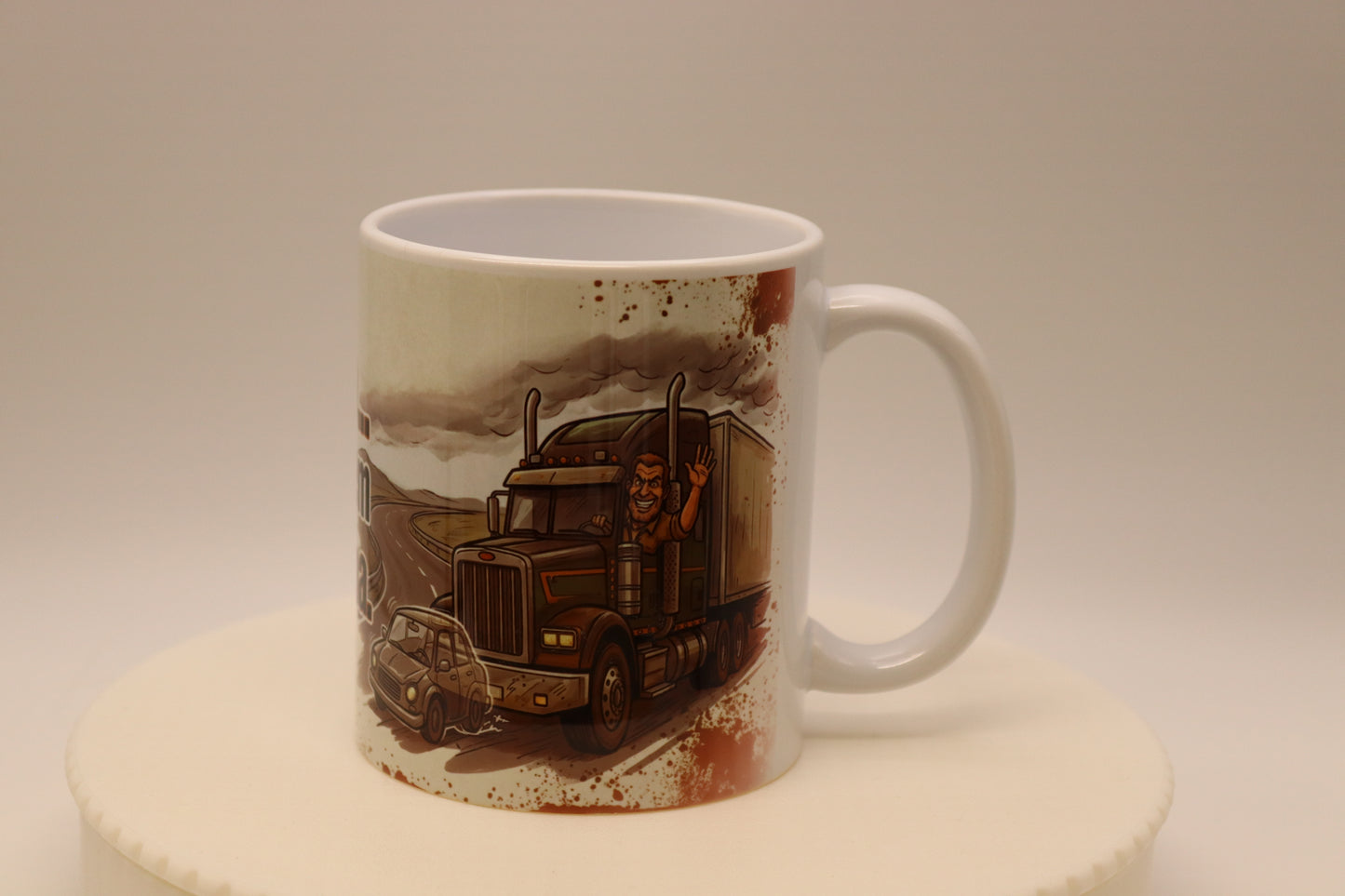 Caneca Humor Camionista "Sorrio e Aceno... Passar-te por Cima"