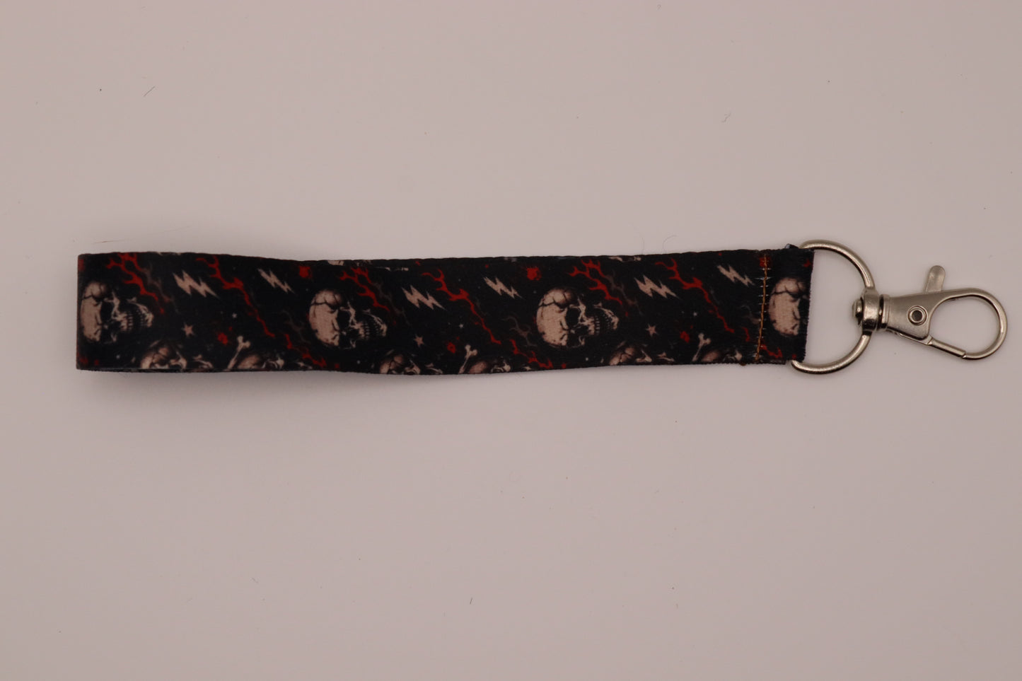 Porta-Chaves Pega de Mão Skull Pattern – Estilo Dark & Rock